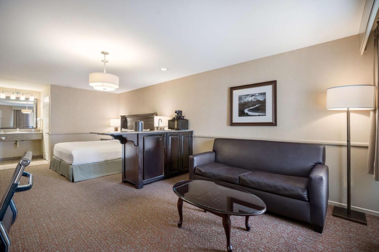 Best Western Corona Hotel & Suites Екстериор снимка