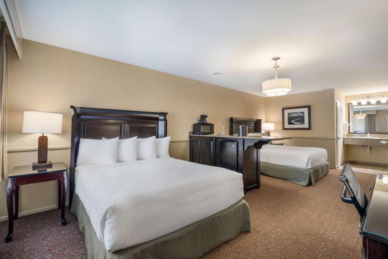Best Western Corona Hotel & Suites Екстериор снимка