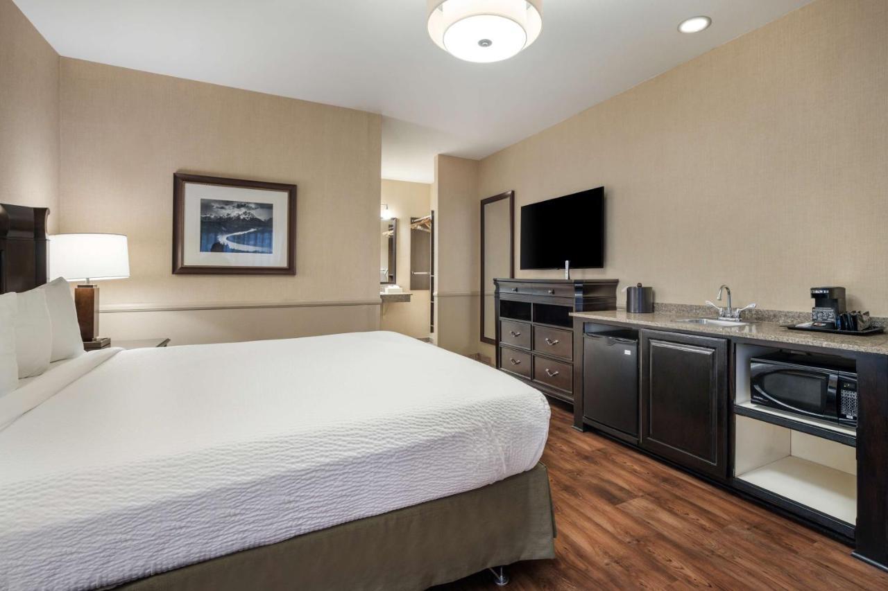Best Western Corona Hotel & Suites Екстериор снимка
