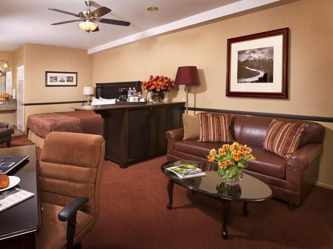 Best Western Corona Hotel & Suites Екстериор снимка