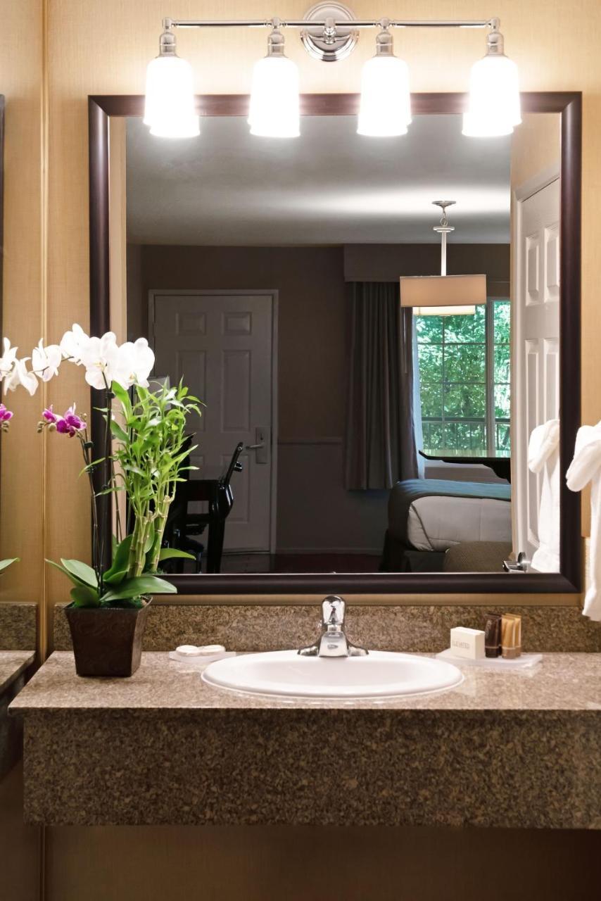 Best Western Corona Hotel & Suites Екстериор снимка