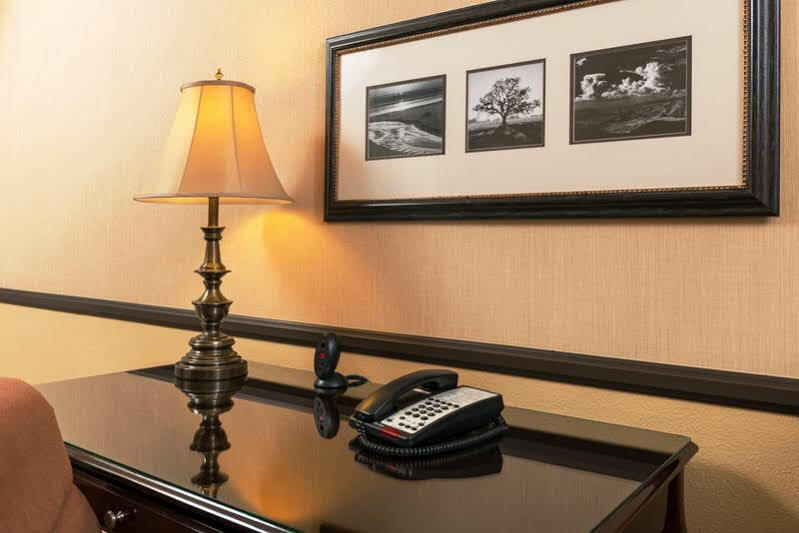 Best Western Corona Hotel & Suites Екстериор снимка